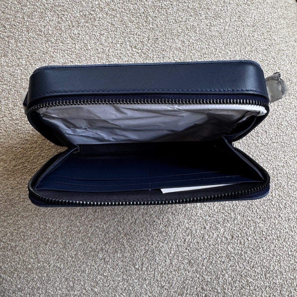 Coach Charter Cross Body Bag - Picture 2 of 5